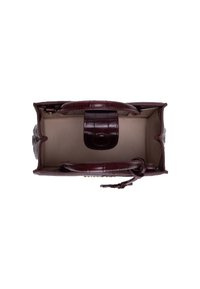 Borsa a mano in pelle bordeaux con una texture liscia, forma rettangolare, tasca interna e manici corti. Foderata con tessuto chiaro.