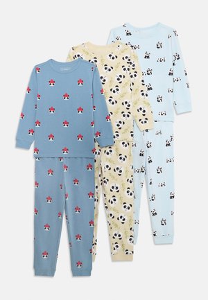 Quatre ensembles de pyjamas pour enfants en coton doux. Comprenant des couleurs bleue, jaune et bleu clair avec des imprimés de panda et des accents rouges.