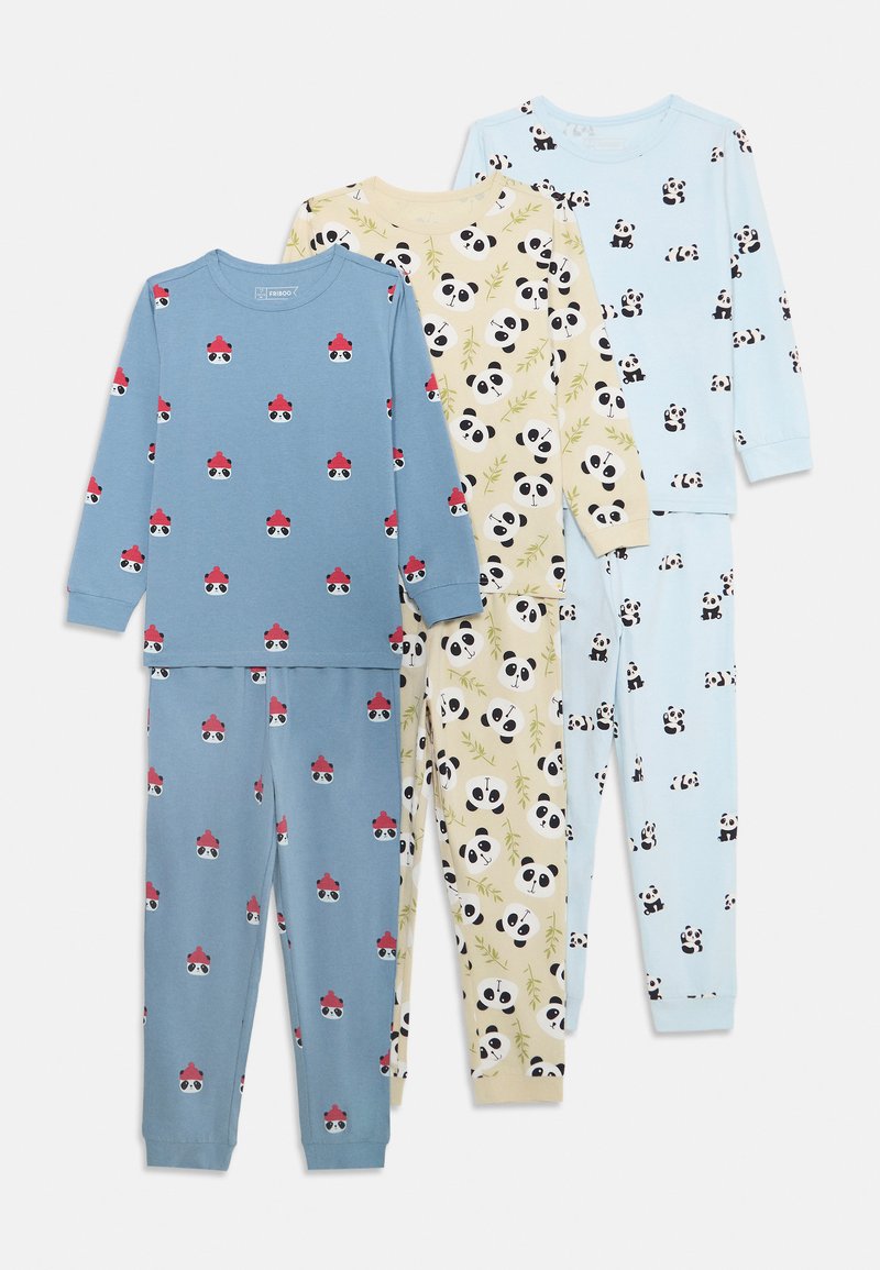 Vier sets kinderpyjama's van zachte katoen. Beschikt over blauw, geel en lichtblauw met panda-afbeeldingen en rode accenten.
