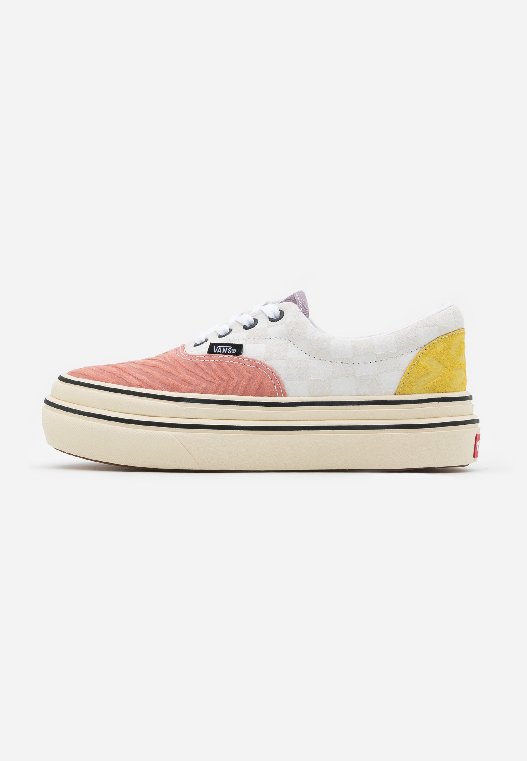 vans comfycush strawberry