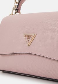 Guess GLORIANA COMP FLAP - Håndtasker - mauve