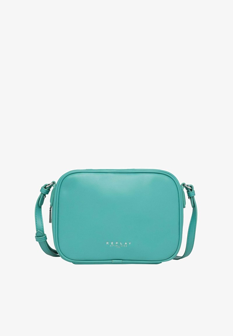 Sac bandoulière turquoise en matière synthétique lisse. Forme rectangulaire avec fermeture à glissière et bandoulière réglable. Détail logo argenté.