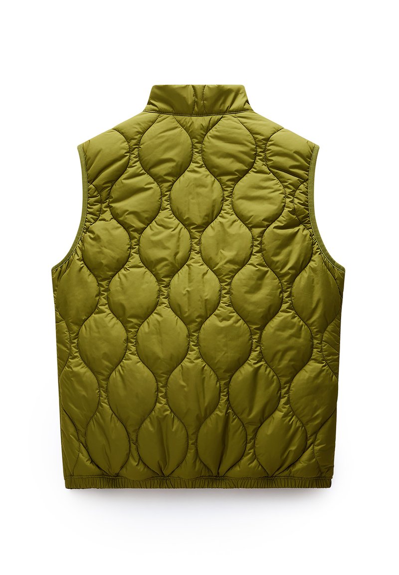 Oliwkowa pikowana kamizelka z wysokim kołnierzem, z teksturowanym wzorem zaokrąglonych kształtów i elastycznym dołem.