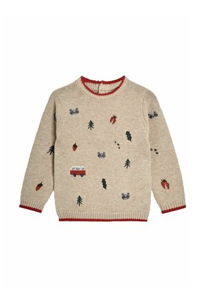 Beżowy sweter dzianinowy z czerwonym wykończeniem, ozdobiony wyszywanymi niedźwiedziami, drzewami, żołędziami, liśćmi, biedronkami i czerwono-białym vanem.