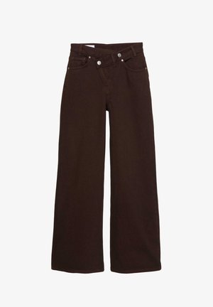 Blugi maro închis cu talie înaltă și croială largă, cu închidere cu dublu nasture, buzunare în față și șlițuri pentru curea, expuși pe un fundal alb.