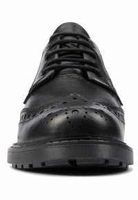 Chaussure habillée en cuir noir avec un bout rond, des perforations brogue détaillées et une semelle en caoutchouc plate. Elle présente un laçage traditionnel.