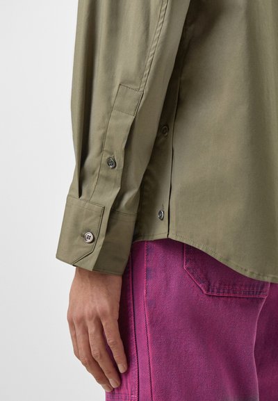 Solid Homme MEN'S SHIRTS - Ing - khaki