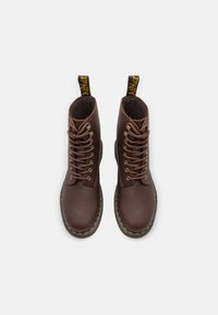 Dr. Martens 1460 PASCAL UNISEX - Veterboots - chocolate brown