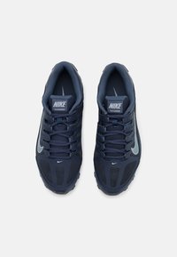 Nike Performance REAX 8 TR - Sapatilha de treino - obsidian/metallic armory navy/thunder blue/wolf grey