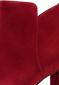 Tamaris High Heel Stiefelette - red