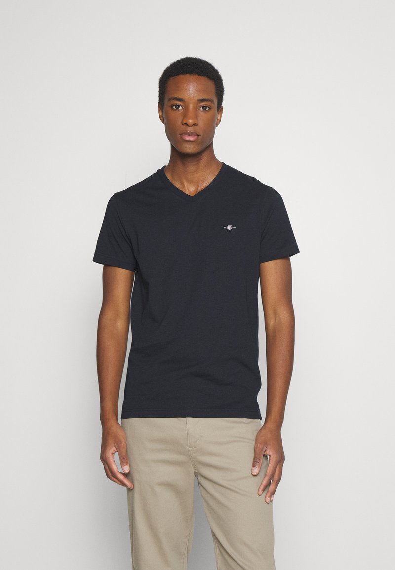 GANT - SHIELD V-NECK - Pamata T-krekls - black, Palielināt