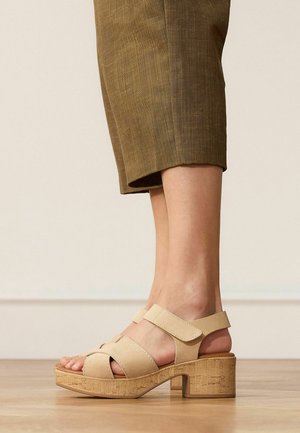 Manfield, Sabots - beige