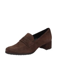 Mocassin en daim marron avec un bout arrondi et un petit talon bloc. Présente une sangle décorative sur le dessus et une semelle texturée pour une meilleure adhérence.