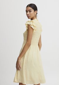 b.young BYFelice - Dnevna obleka - italian straw