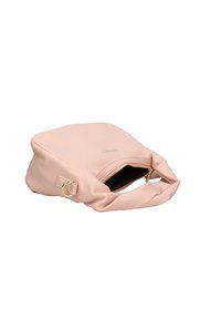 Borsa sintetica rosa con un design morbido e arrotondato. Presenta una cerniera dorata, una tracolla staccabile e un ampio interno.