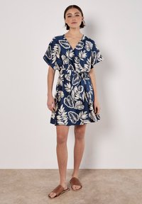 Apricot Vardagsklänning - navy