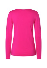 Langarmshirt in lebhaftem Pink, hergestellt aus einem glatten Stoff. Verfügt über einen runden Ausschnitt und einen sauber verarbeiteten Saum.