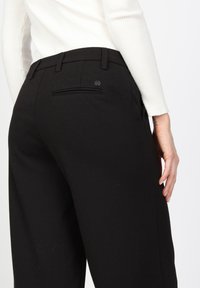 Gang Stoffhose - black