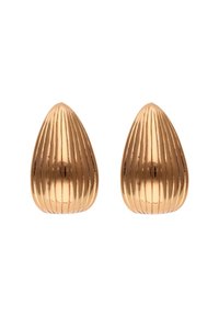 Gyldne metaløreringe formet som forlængede t�årer med lodrette riller og en reflekterende overflade.