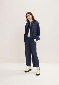 TOM TAILOR LIGHTWEIGHT MIT STEHKRAGEN  - Weste - atlantic ocean blue