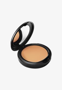 MAC STUDIO FIX POWDER PLUS FOUNDATION - Foundation - c6