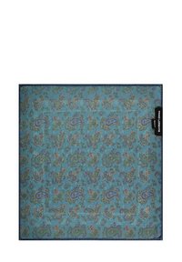 Jedwabny kwadratowy szalik w odcieniu niebiesko-zielonym z misternym wzorem paisley w kolorze zielonym, niebieskim i złotym. Obszyte brzegi oraz mała metka znanej marki w rogu.