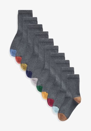 Graue Socken mit bunten Zehenakzenten in Blau, Rot, Gold, Lila, Hellgrau, Grün, Orange, Bordeaux und Braun. Weiches, strukturiertes Material.
