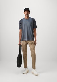 Diesel T-ADJUST-Q2 - Basic T-shirt - 9xx