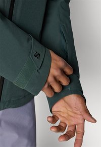 Salomon HIGHLAND JACKET - Lyžařská bunda - green gables