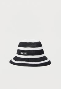 Vybrané, white/black