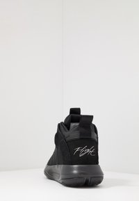 Jordan Jumpman 2020 Basketball Shoes Black Metallic Silver Anthracite Electric Green Black Zalando De