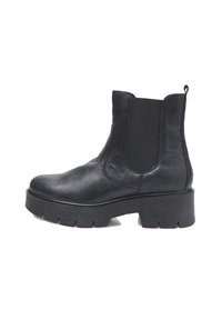 Las botas Chelsea de cuero negro presentan paneles elásticos laterales y una suela de plataforma gruesa y texturizada para mejorar la estabilidad. Incluye una lengüeta trasera.