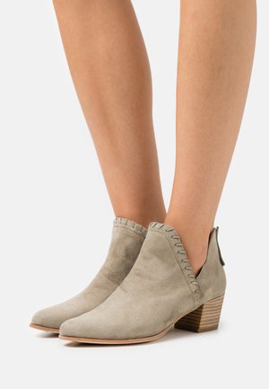 GRAHAM - Cowboy/biker ankle boot - lauro