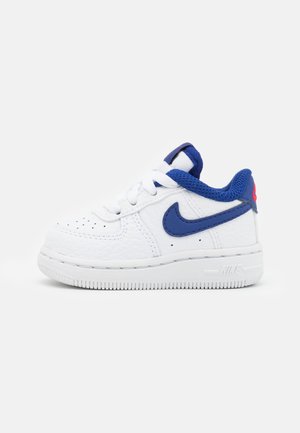 FORCE 1 UNISEX - Zapatillas - white/deep royal blue/universiyt red