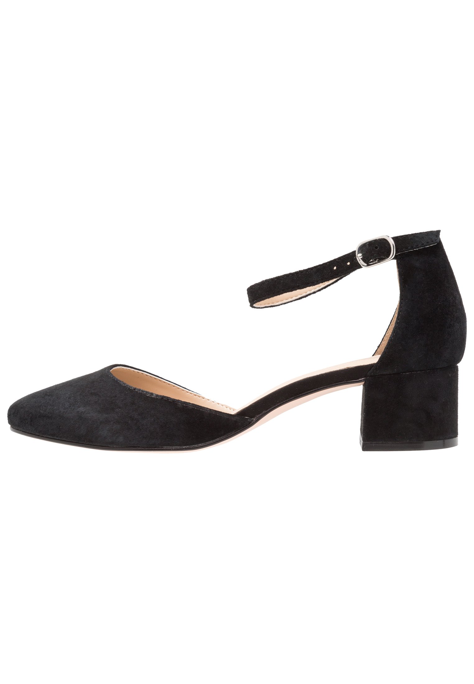 Black Pumps