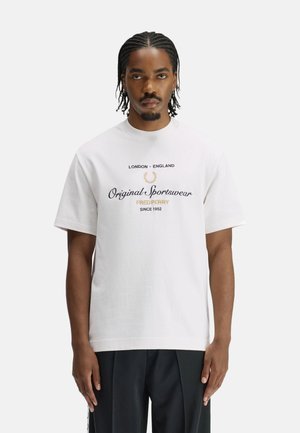 Fred Perry, ORIGINAL SPORTSWEAR T-SHIRT - Camiseta estampada - blanco nieve