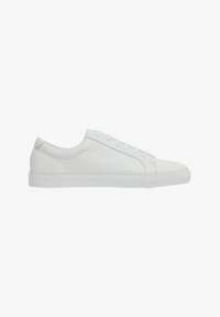 Unselected, white