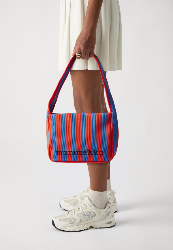 KNITTED SHOULDERBAG MERIROSVO - Handbag