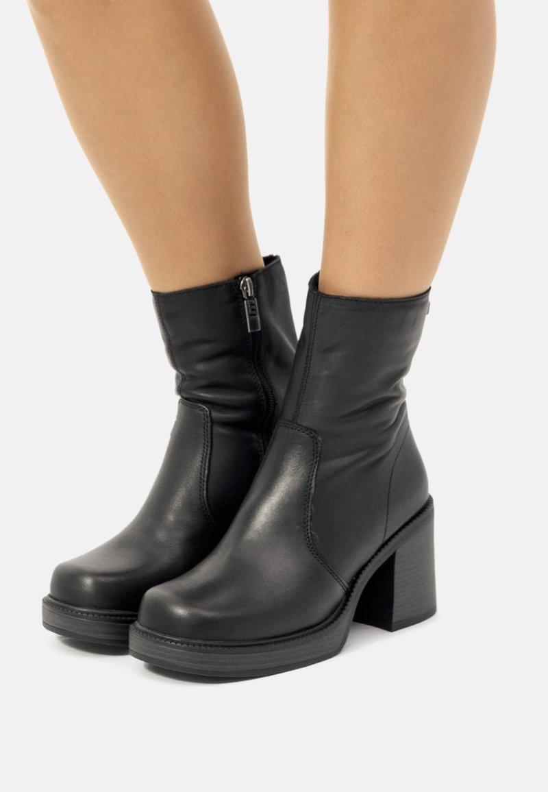 mtng Tronchetti - black