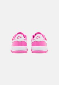 Nike Sportswear FORCE 1 LOW EASYON - Sportcipő - playful pink/white