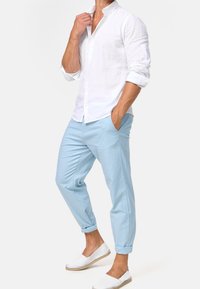 INDICODE JEANS Chinosy