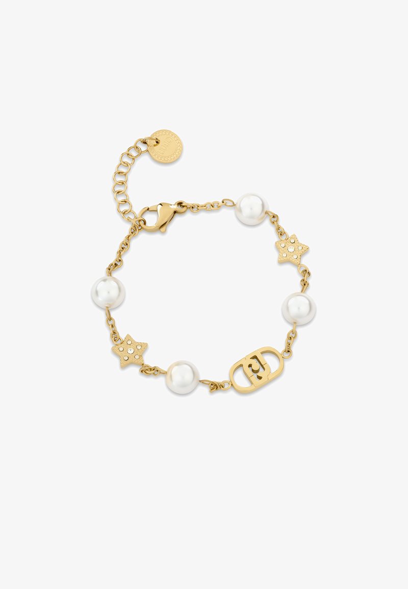 Pulsera chapada en oro con perlas blancas, charms en forma de estrella y un acento en forma de candado con un diseño grabado. Cierre de cadena ajustable.