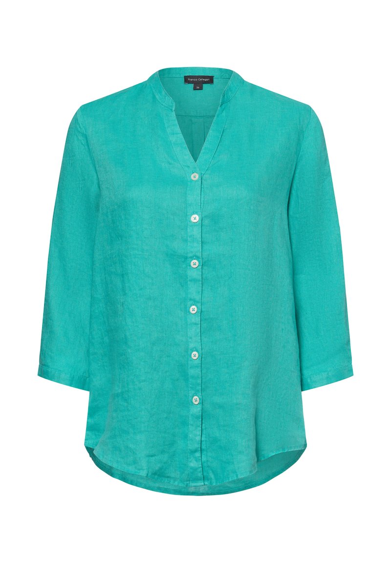 Türkise Leinenbluse mit V-Ausschnitt, dreiviertellangen Ärmeln und klassischer Knopfverschluss; glatte Textur und abgerundeter Saum.