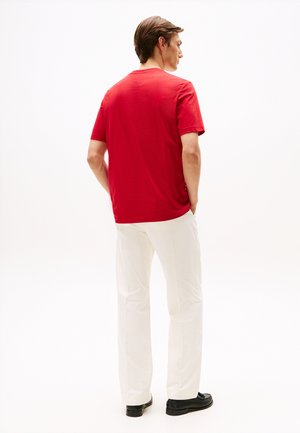 Tommy Hilfiger, HILFIGER CHEST INSERT TEE - Majica kratkih rukava s printom - medium red
