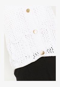 Vybrané, optical white