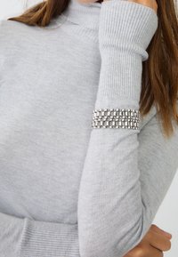 Stradivarius Sweter