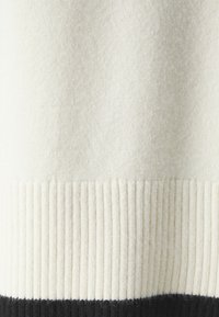 Gina Tricot Tall CONTRAST - Strikkegenser - gardenia
