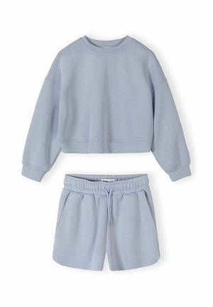 Lyseblåt afslappet sæt med langærmet cropped sweatshirt og shorts med elastisk linning, snøre og sidelommer.