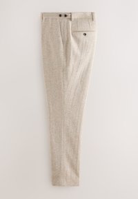 Pantalon en tweed beige avec une coupe droite, fermeture à deux boutons et une poche arrière unique avec un bouton noir. Tissu texturé avec un motif subtil.