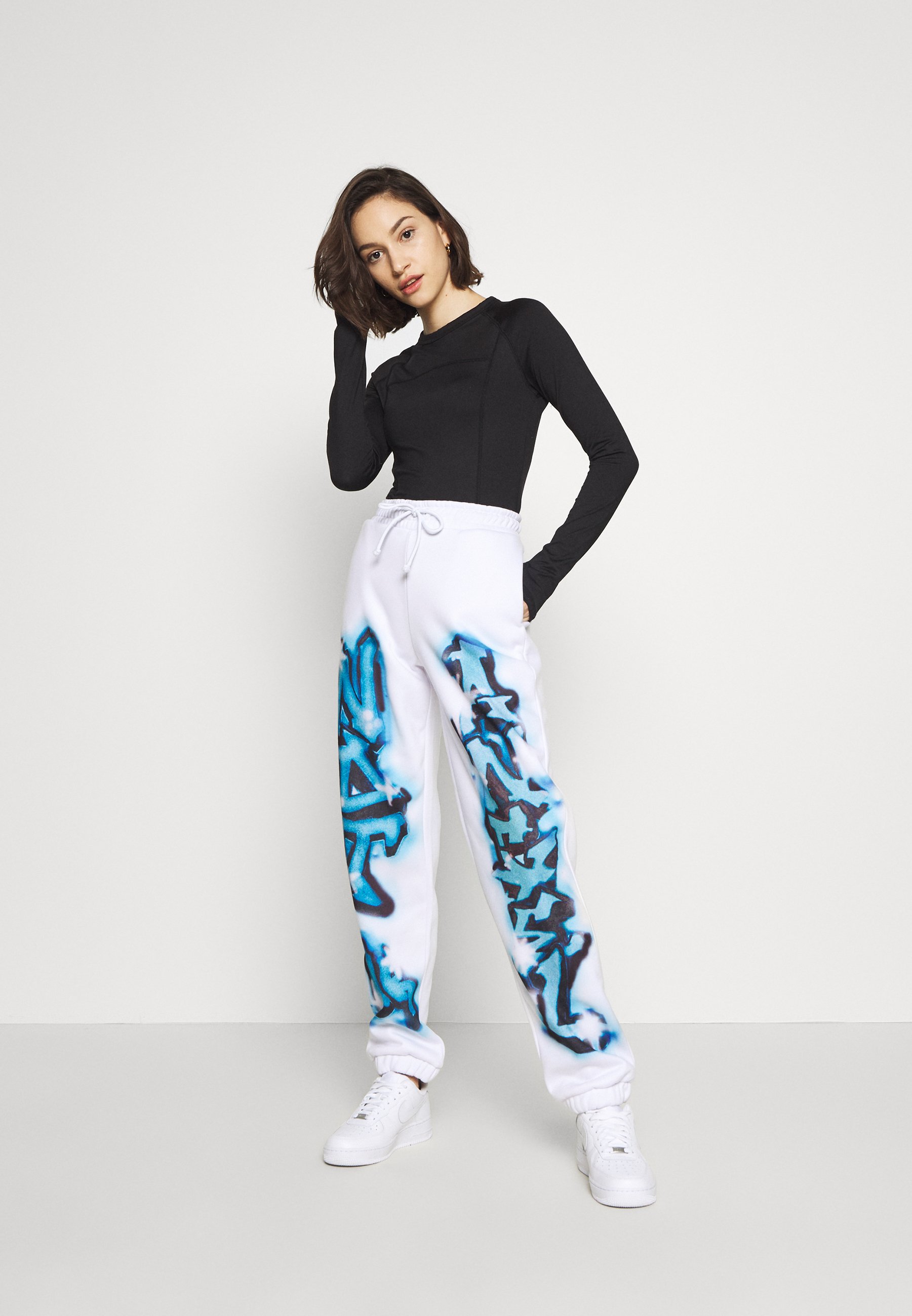 tracksuit bottoms not cuffed